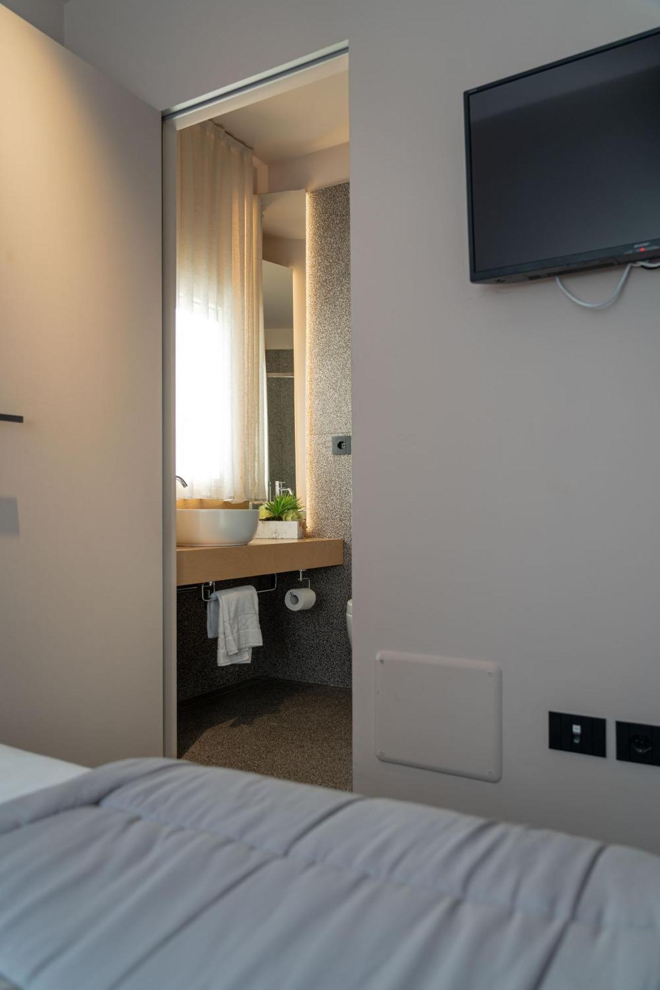 Elide Design 3*